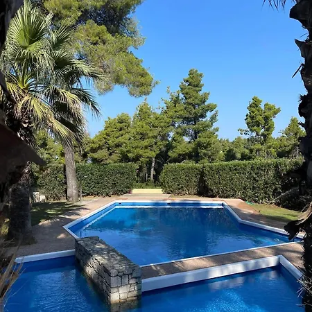 Granari Sani Woods Villa